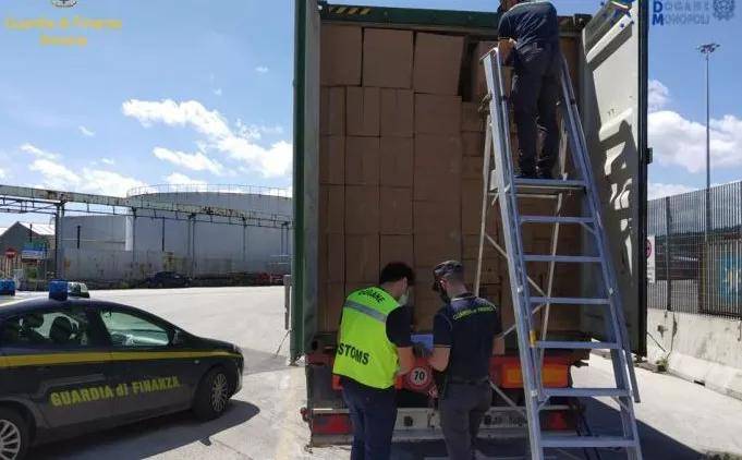 近10万个运往意大利的拉杆箱被扣留，“商品制造”标签不能乱